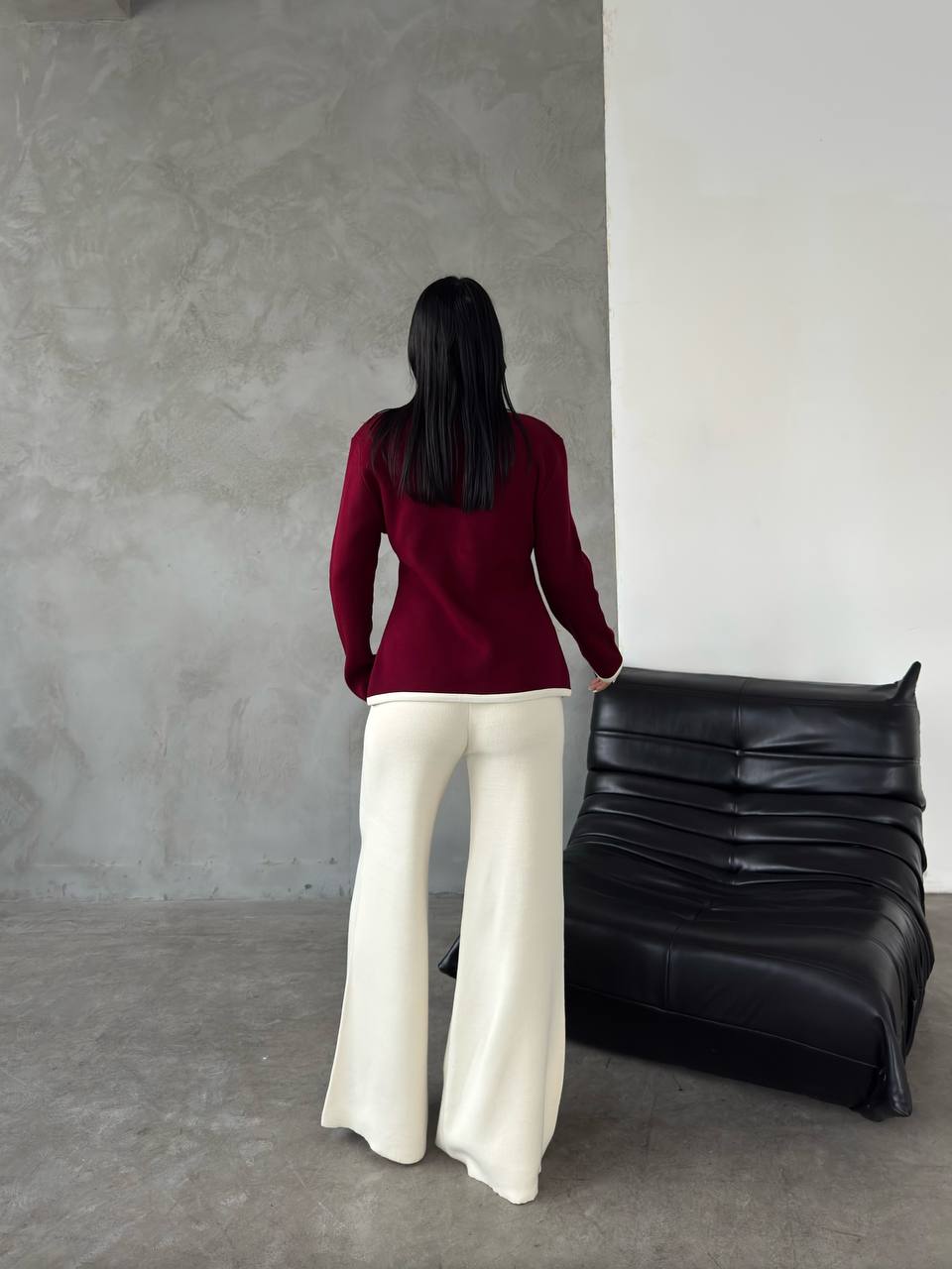 Ensemble Élégance Bordeaux - Cardigan et Pantalon Évasé beige