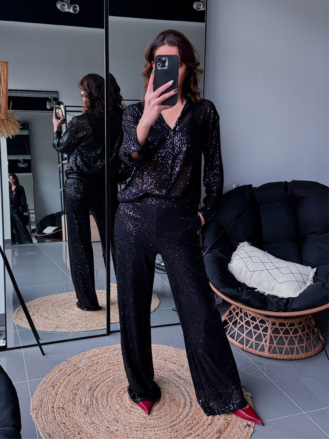 Ensemble 3 Pièces à Sequins Noirs – Chemise, Top & Pantalon, Élégance Festive