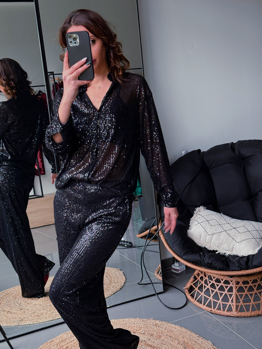 Ensemble 3 Pièces à Sequins Noirs – Chemise, Top & Pantalon, Élégance Festive