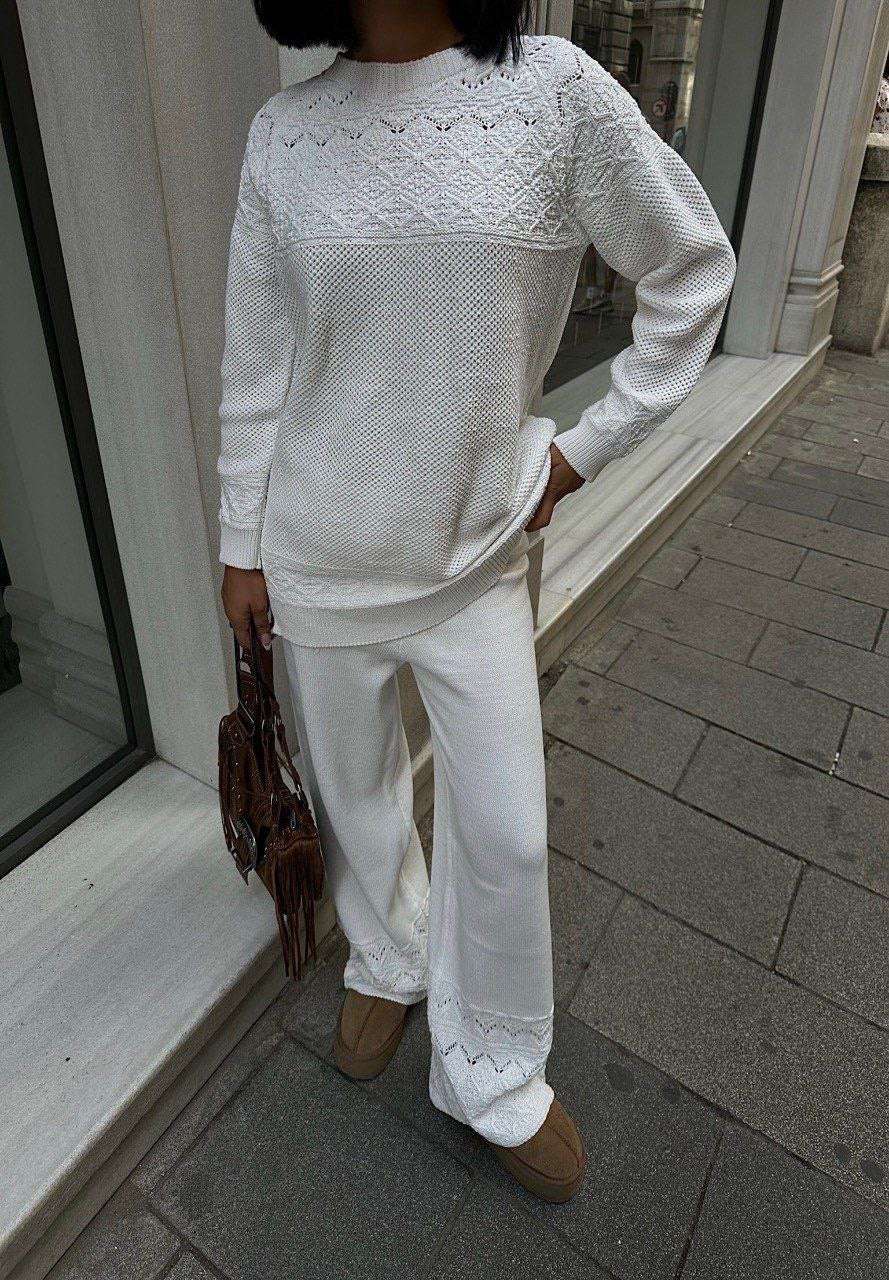 Ensemble en maille broderie pull + pantalon 100% Acyrlique